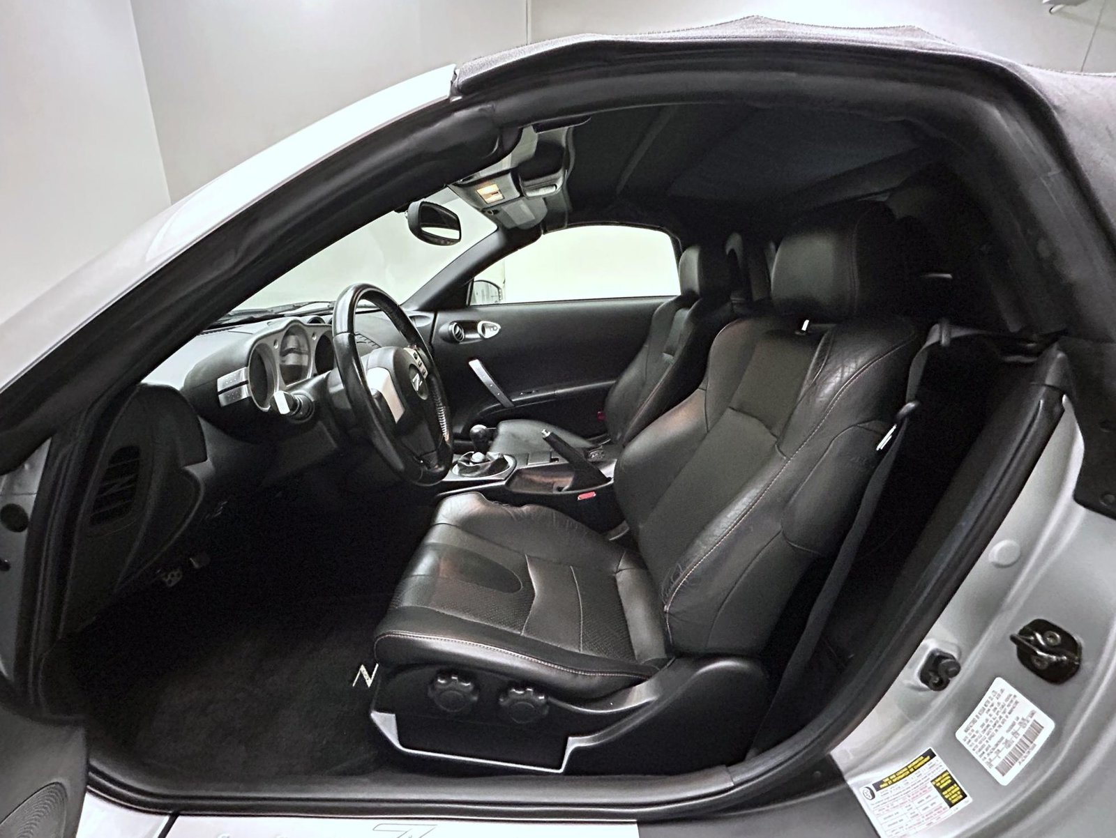 Used 2005 Silver Nissan Grand Touring image 10