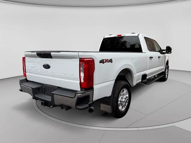 Used 2025 Oxford White Ford XLT image 5