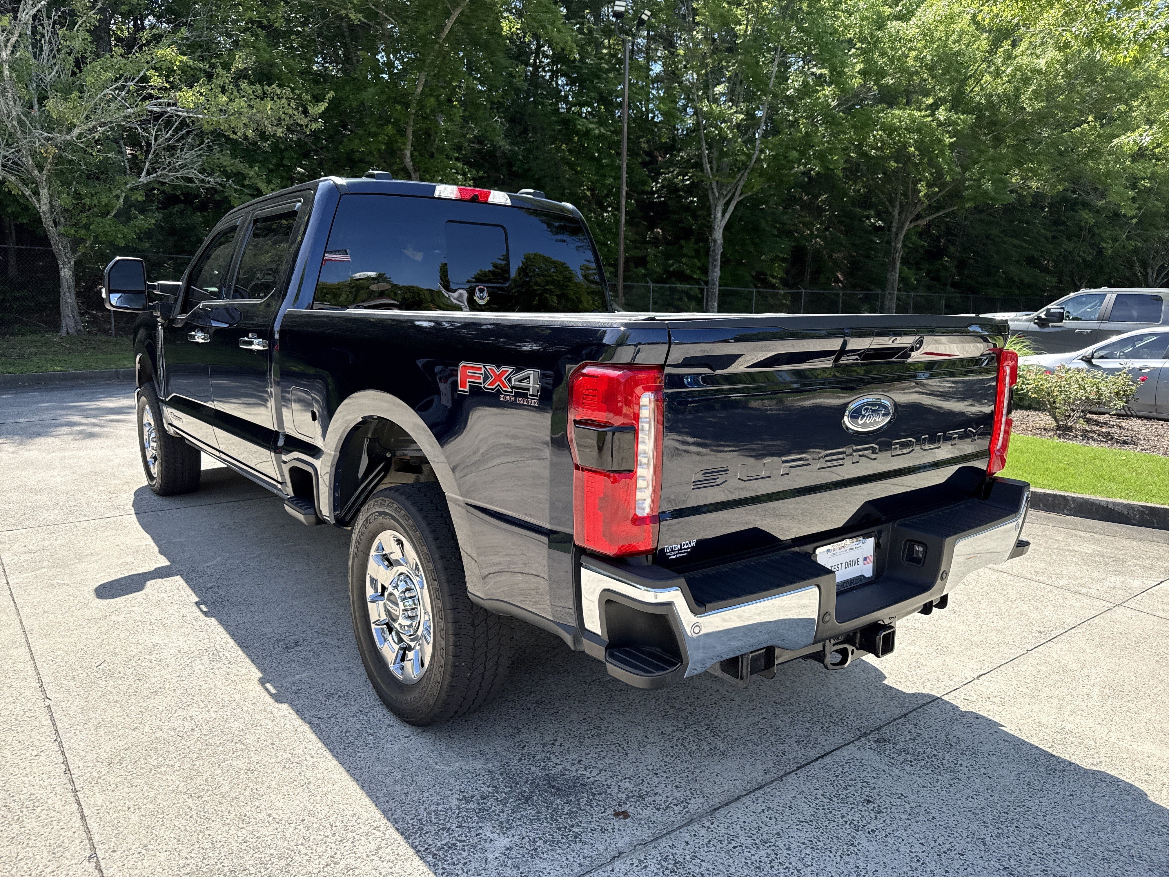 Used 2025 Blue Metallic Ford LARIAT image 5
