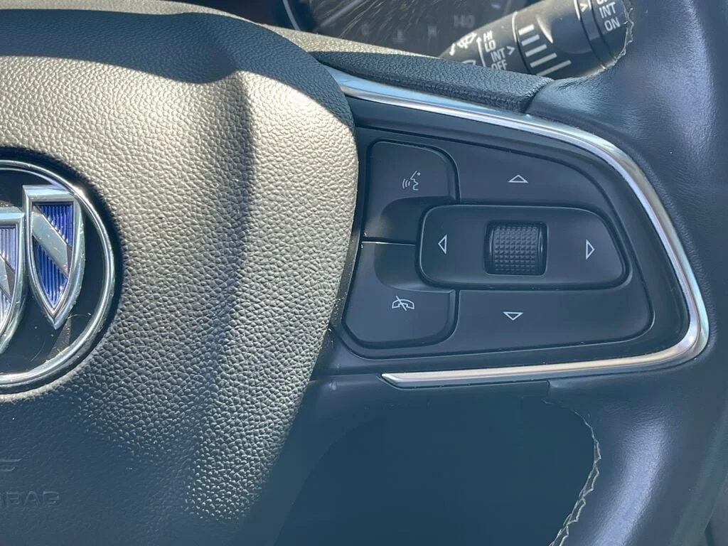Certified Used 2022 Ebony Twilight Metallic Buick Select image 18