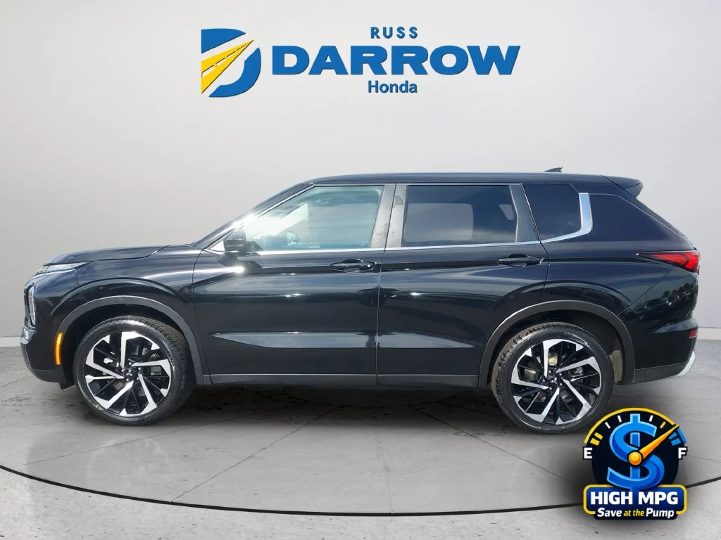 Used 2024 Black Mitsubishi SE image 2