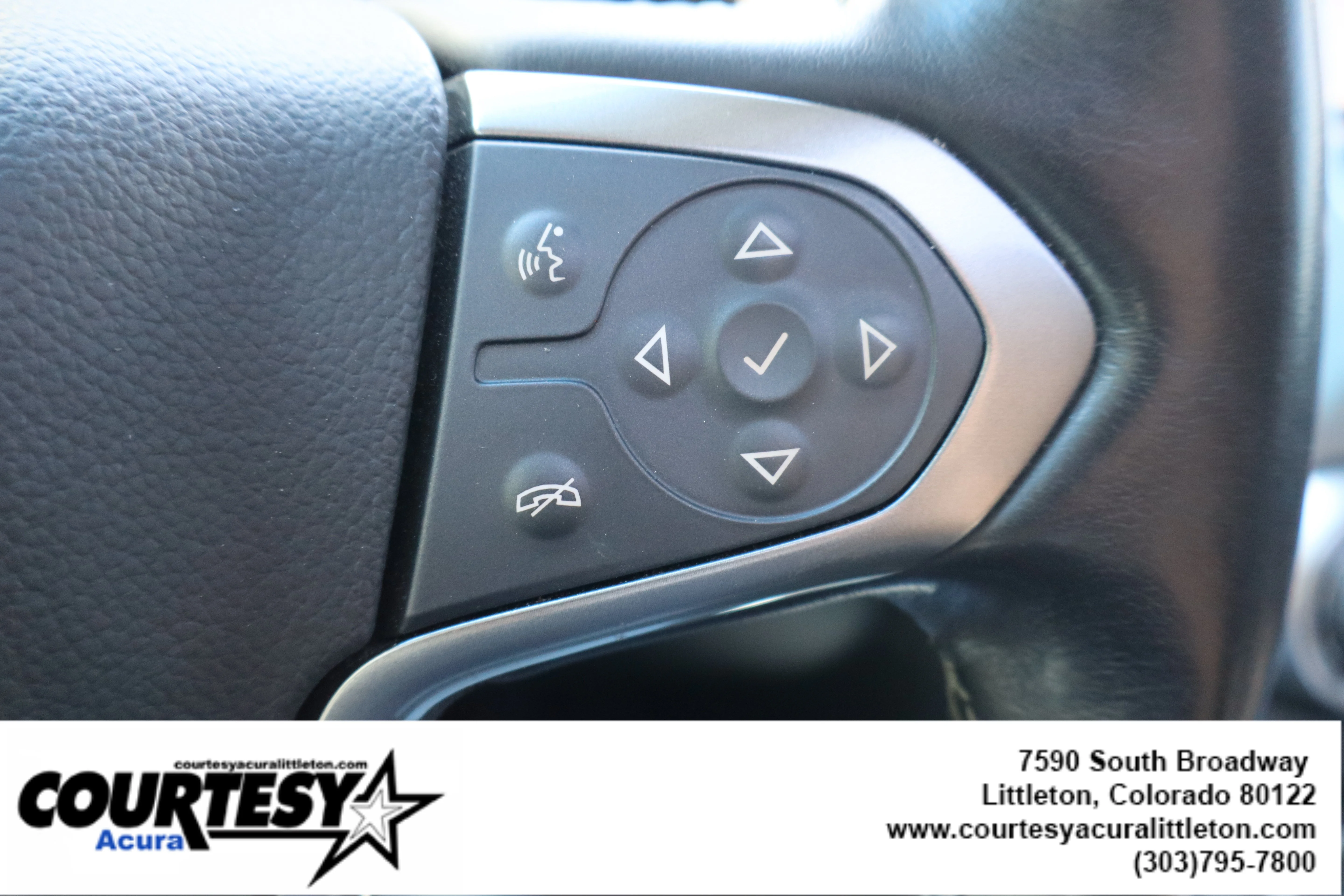 Used 2019 Silver Ice Metallic Chevrolet Premier image 12