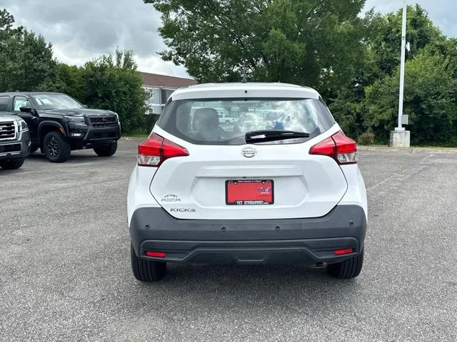 Used 2020 White Nissan S image 6