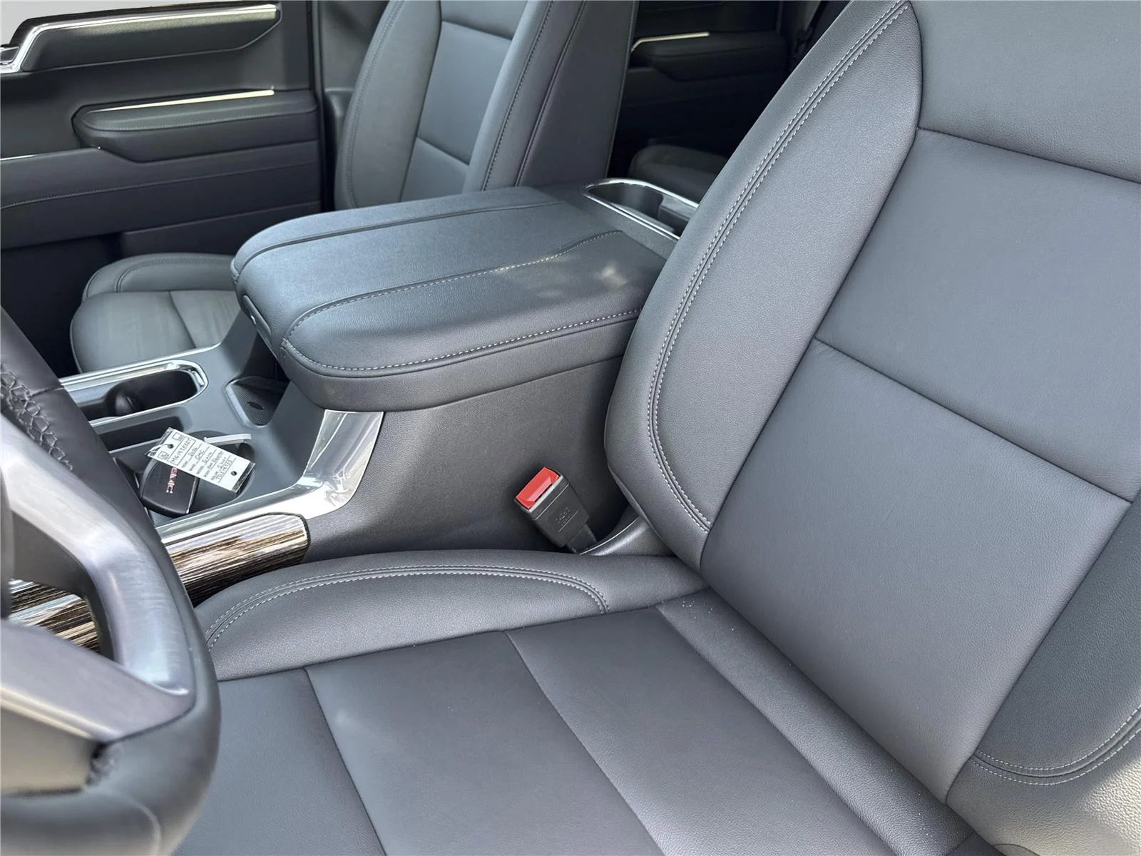 New 2026 Sterling Metallic GMC Elevation image 10