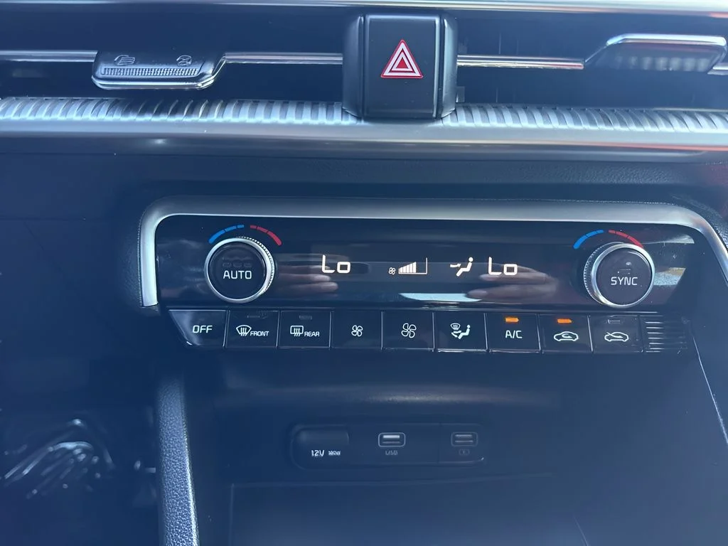 Used 2023 White Kia GT-Line image 18