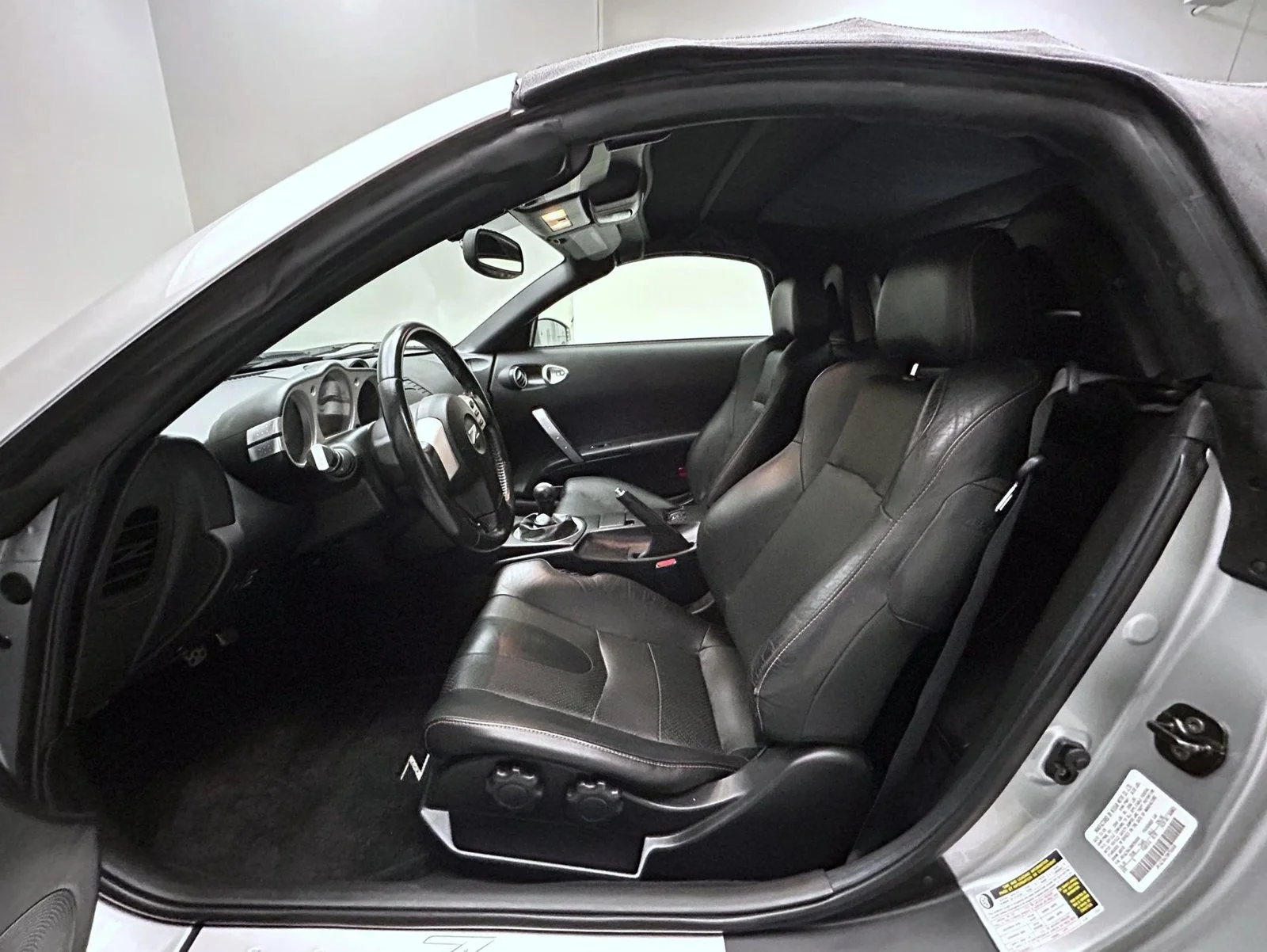 Used 2005 Silver Nissan Grand Touring image 10