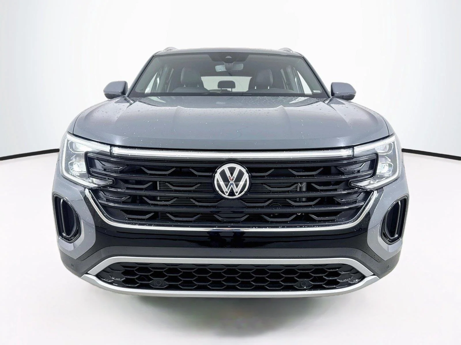 New 2026 Pure Gray Volkswagen 2.0T SE w/Technology image 4