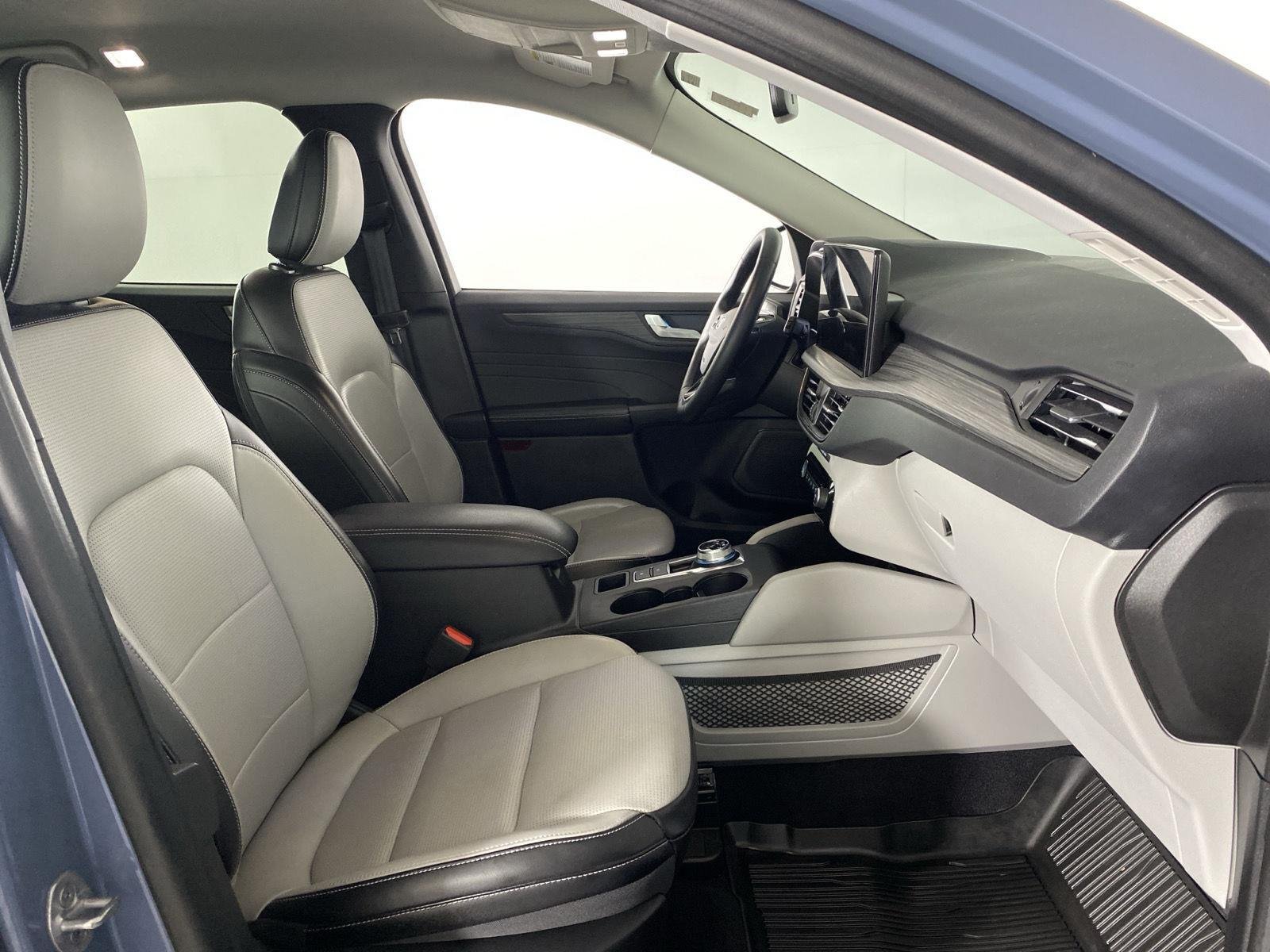 Used 2023 Vapor Blue Ford Platinum image 30