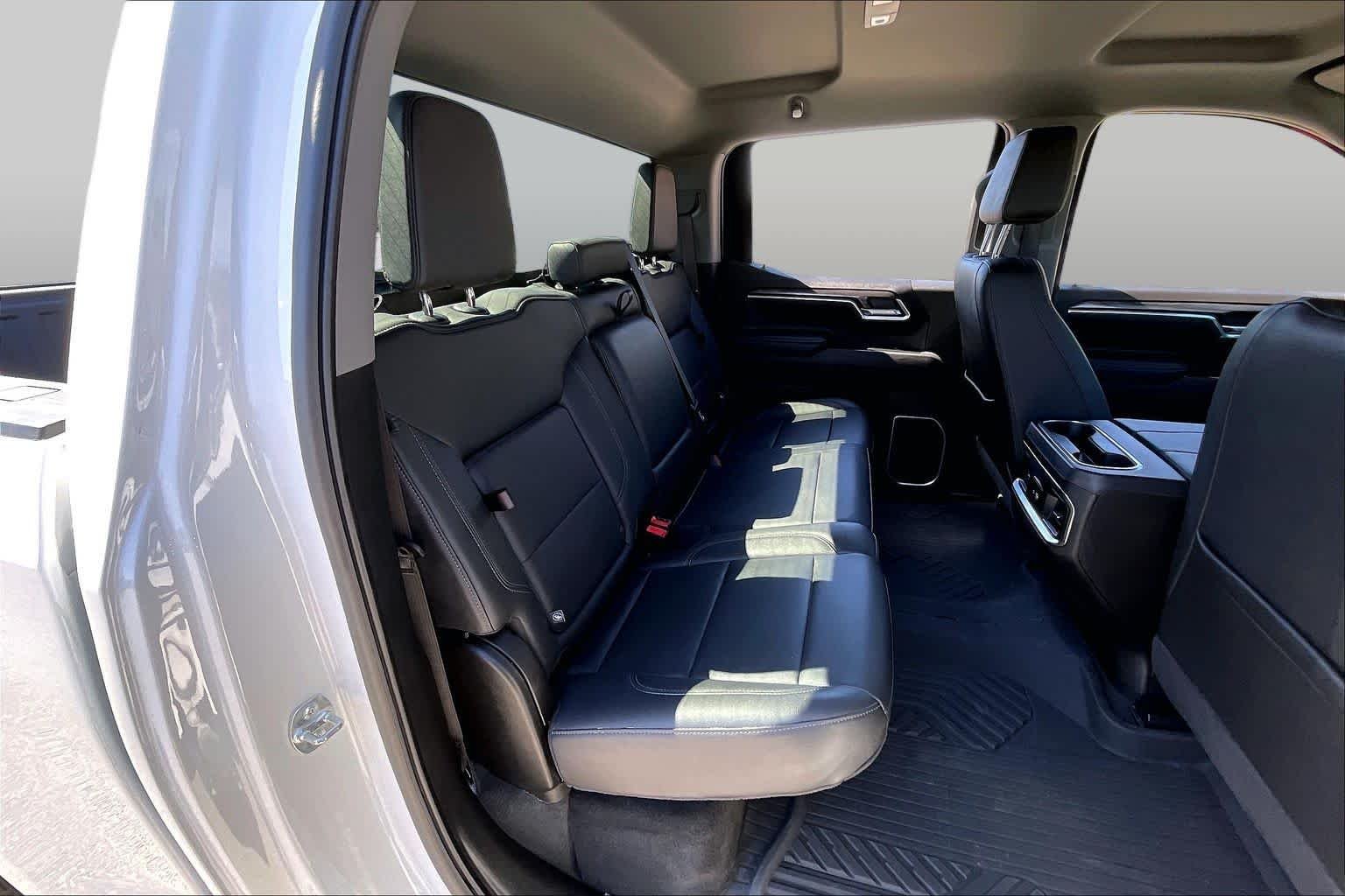 Used 2025 Summit White Chevrolet LTZ image 20