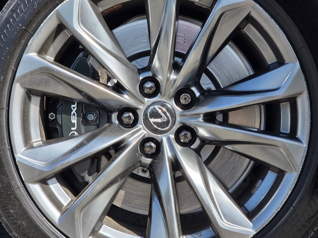 Used 2018 Ultra White Lexus 500 image 25