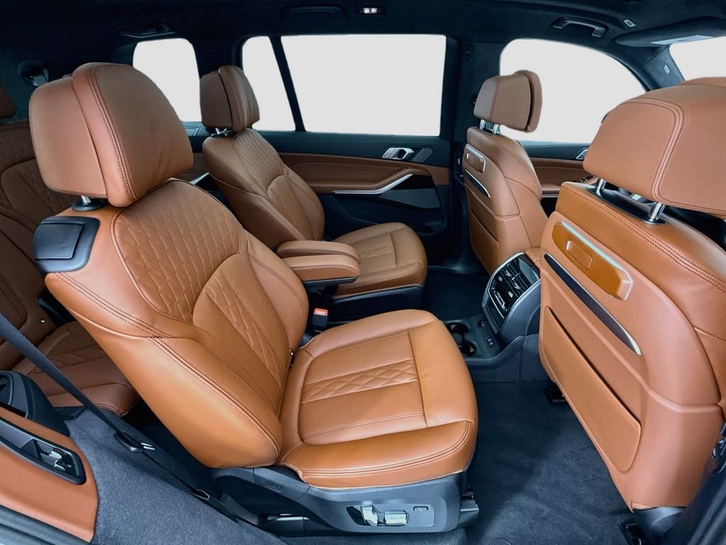 New 2027 Gray Metallic BMW xDrive40i image 21