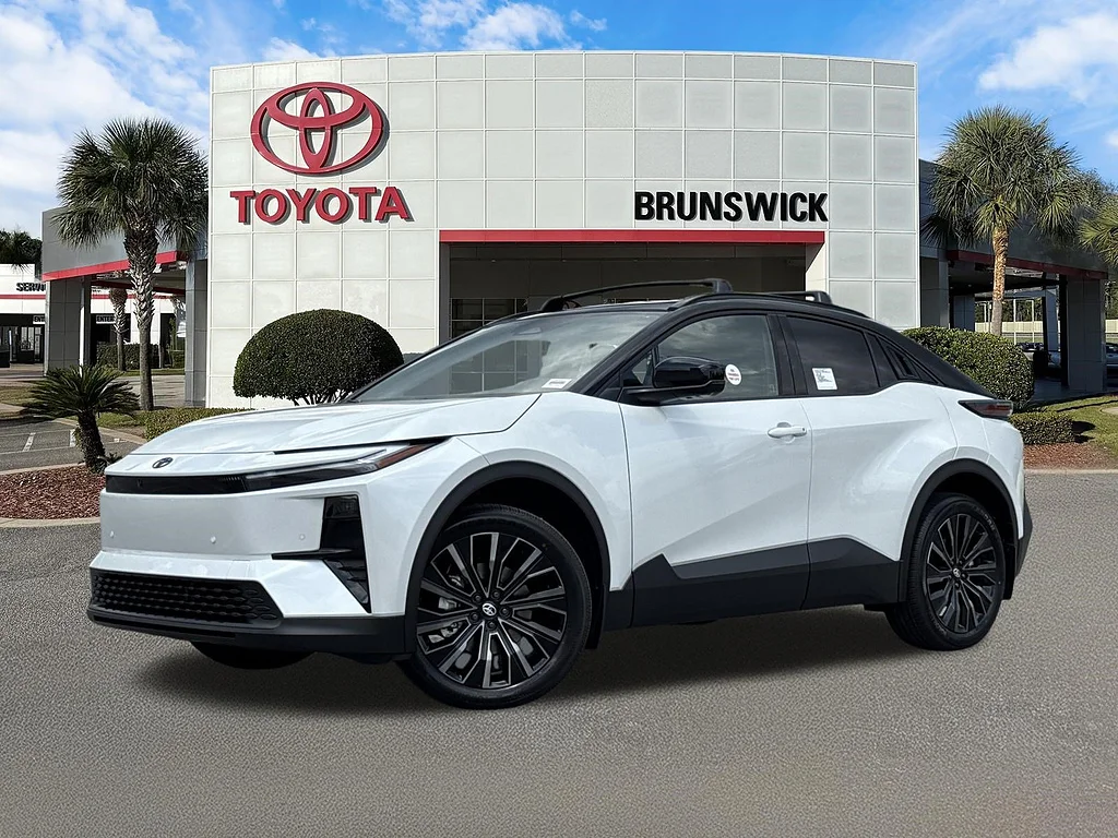 New 2026 Wind Chill Pearl w/Midnight Black Metallic Roof Toyota XSE image 1