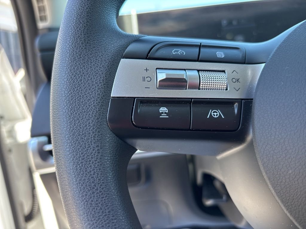 Certified Used 2025 White Hyundai SE image 23