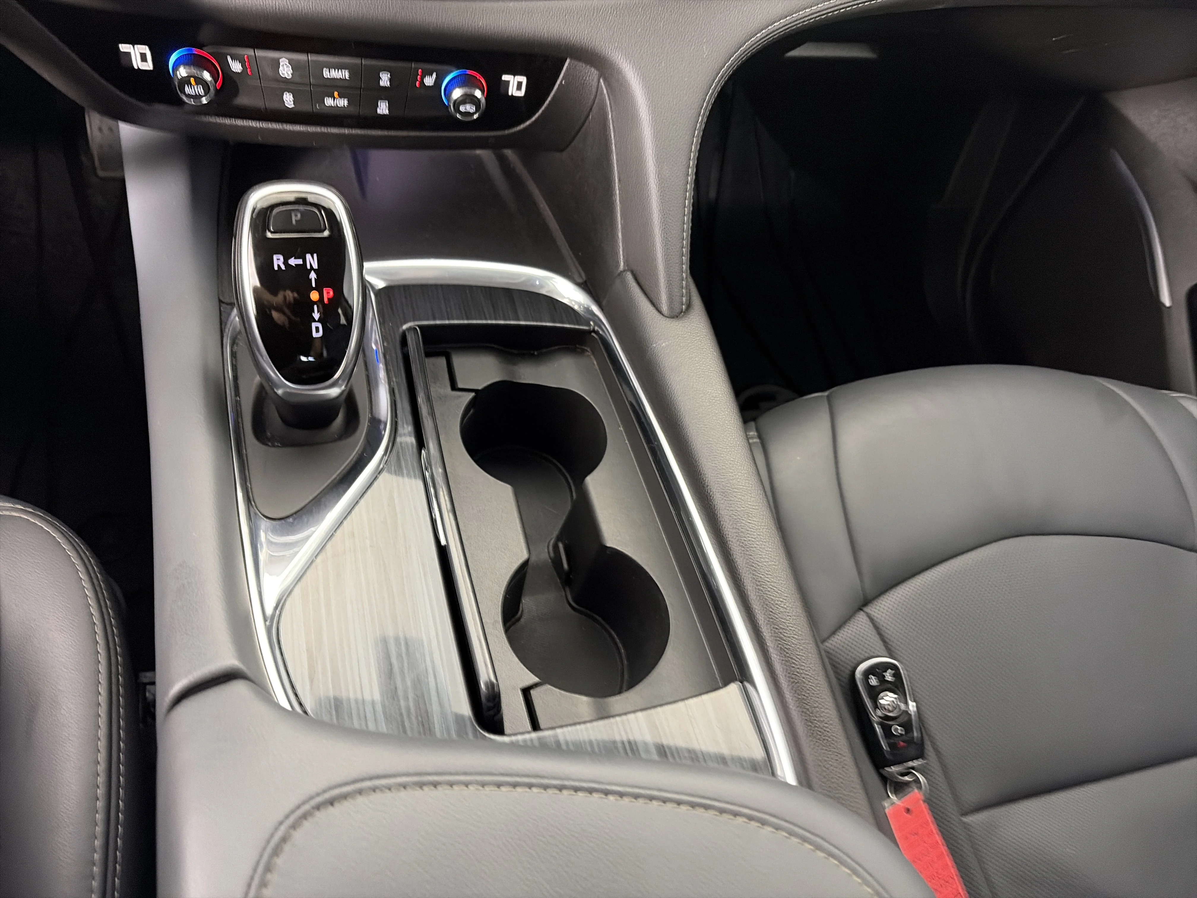 Used 2021 Includes Spectra Gray lower exterior accent color.) Buick Essence image 30