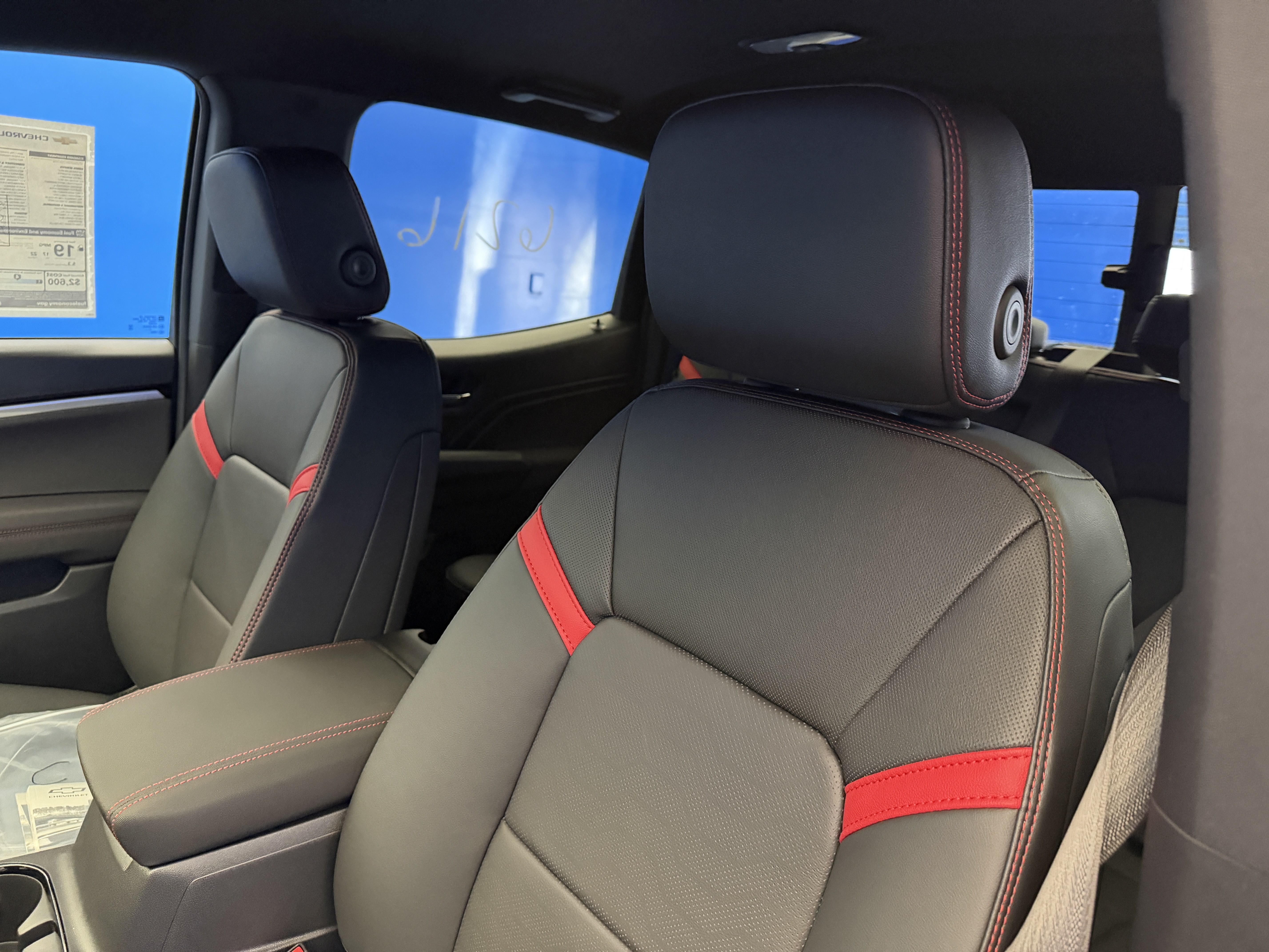 2026 Chevrolet Colorado Z71 - Photo 12