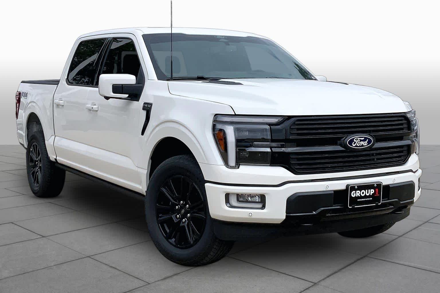 New 2026 Star White Metallic Tri-Coat Ford Platinum image 2