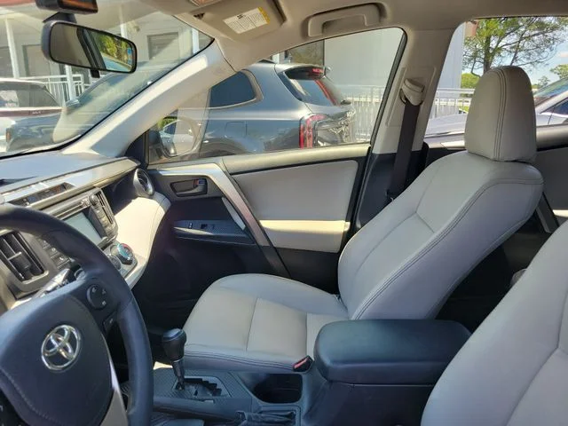 Used 2014 Gray Toyota LE image 19
