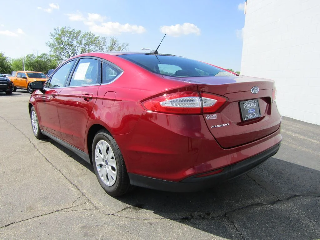 Used 2014 Ruby Red Tinted Clearcoat Ford S image 4