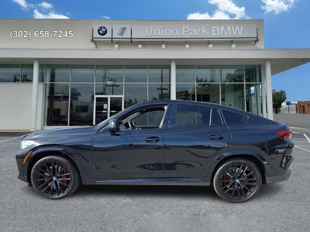 Used 2022 Black Sapphire Metallic BMW M50i image 7