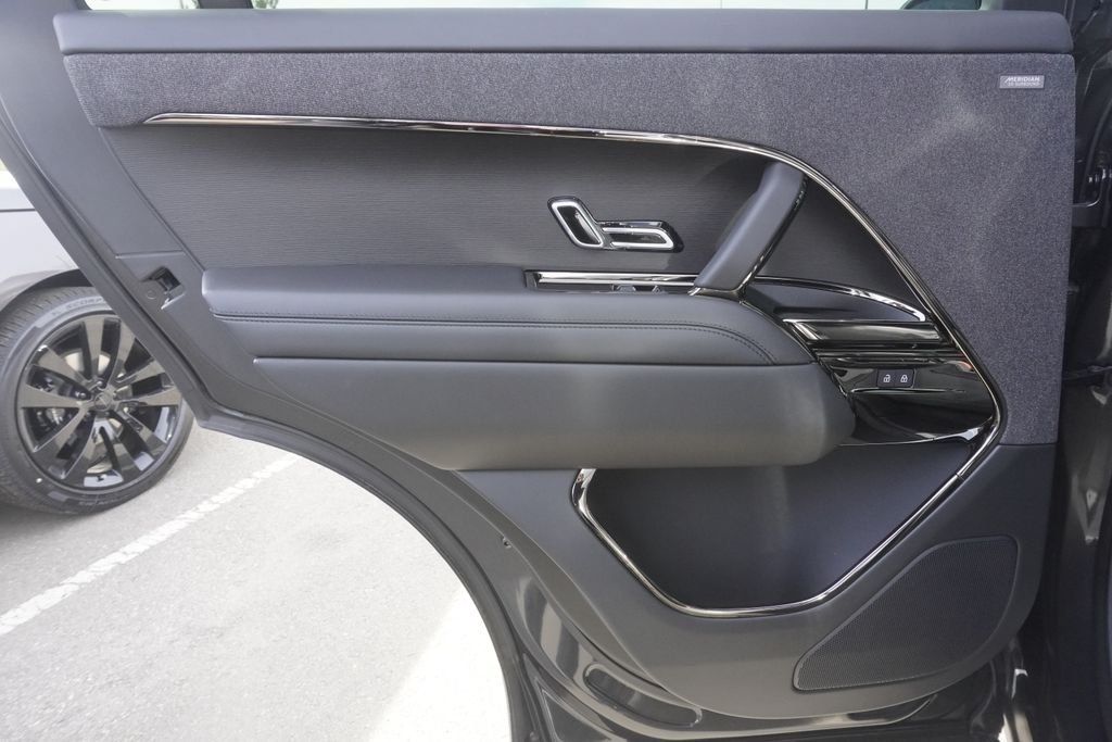 New 2026 Carpathian Grey Land Rover SE image 28