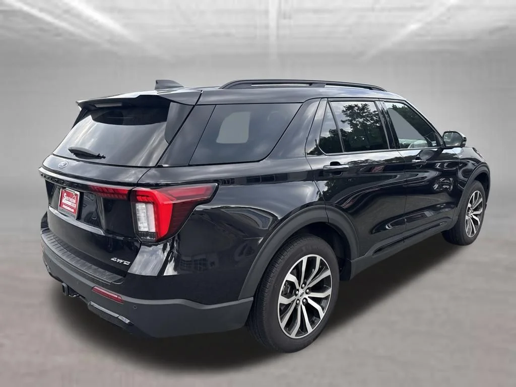 Used 2025 Black Ford ST-Line image 5