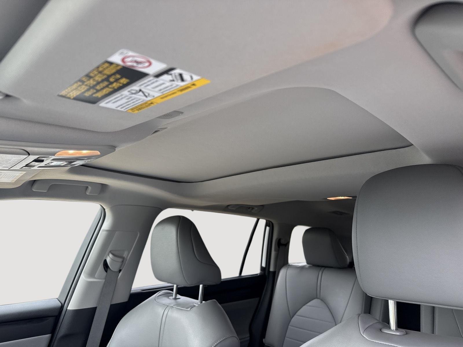 Used 2023 Wind Chill Pearl Toyota XLE image 4