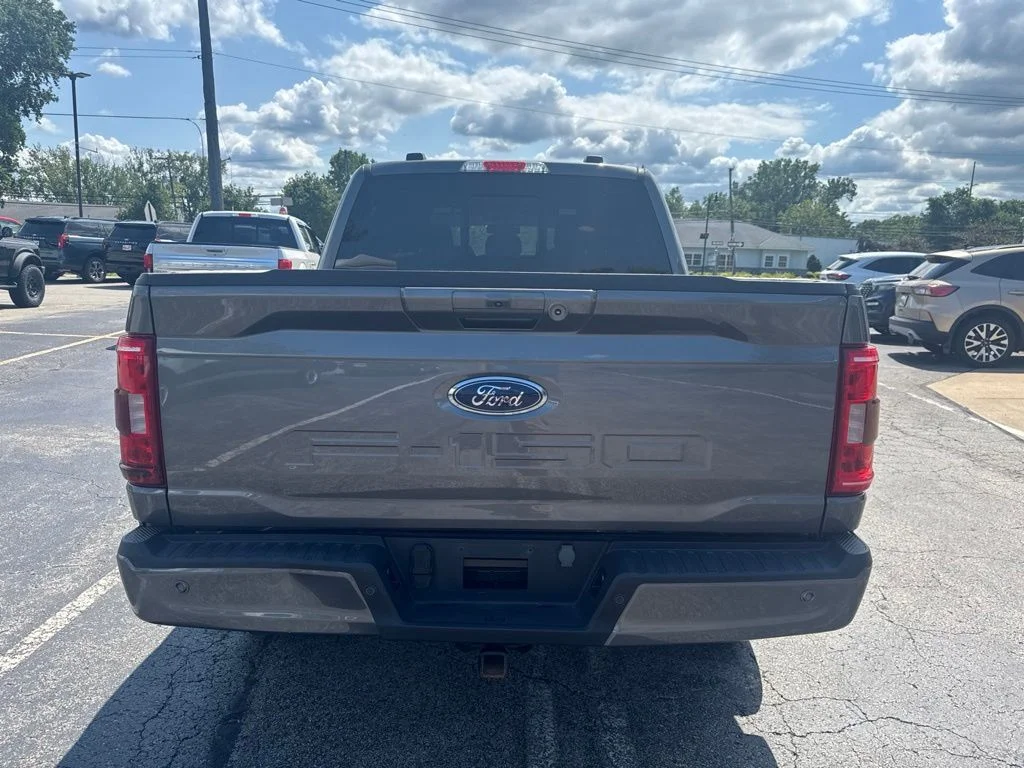 Used 2023 Gray Metallic Ford XLT image 5