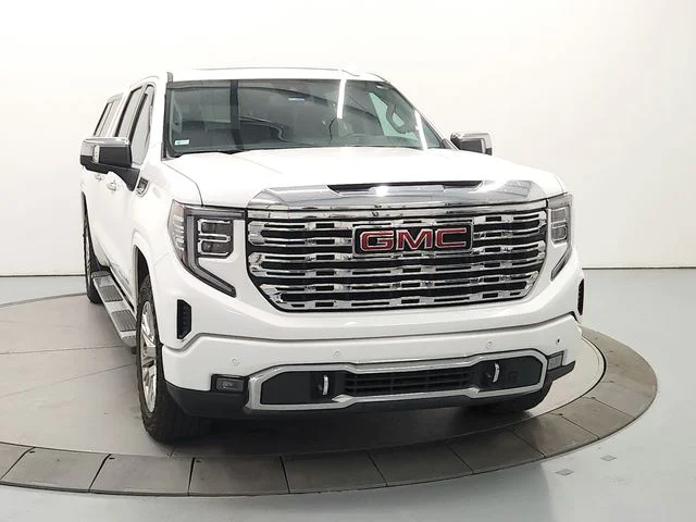 Used 2023 White GMC Denali image 3