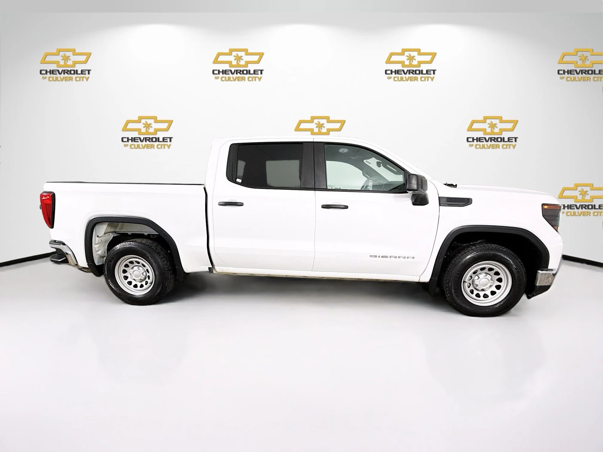 Used 2024 Summit White GMC Pro image 9
