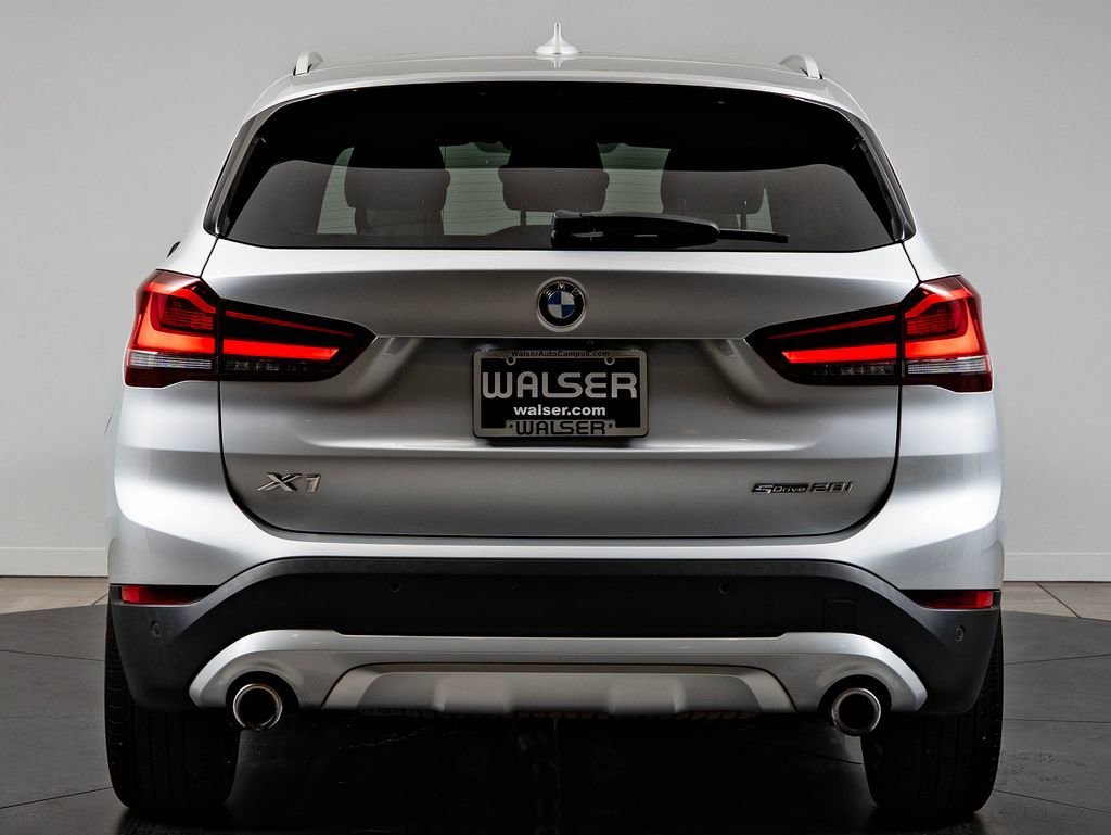 Used 2021 Glacier Silver Metallic BMW sDrive28i image 7