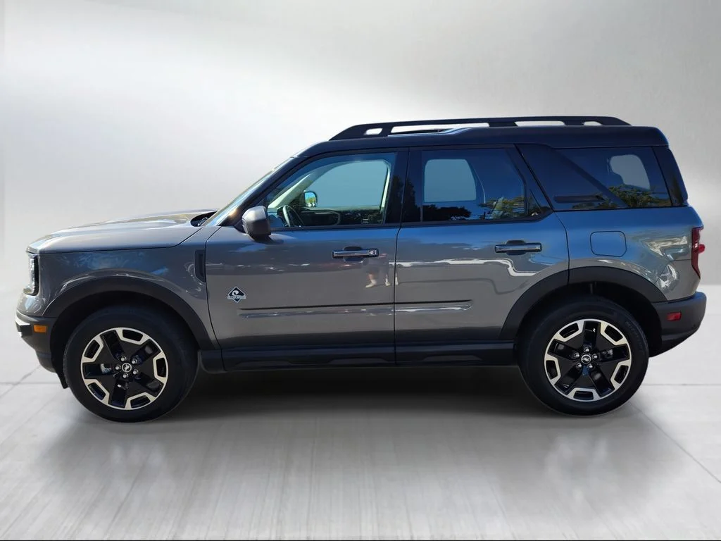 Used 2024 Gray Metallic Ford Outer Banks image 6