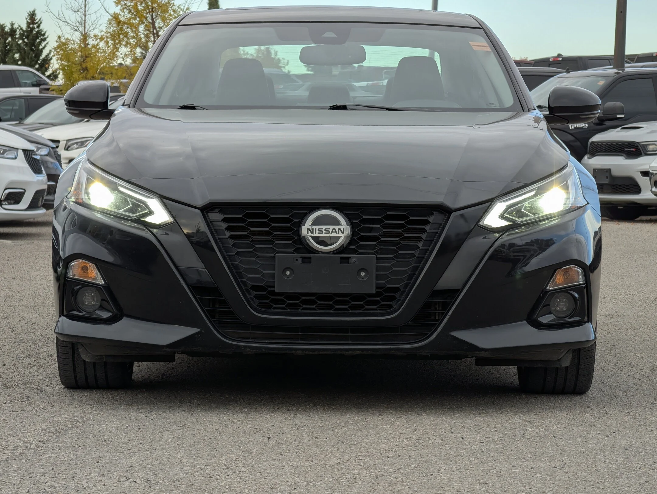 Used 2022 Black Nissan 2.5 SR Midnight Edition AWD - Leather - Sunro - 2.5 SR Midnight Edition Sedan image 3