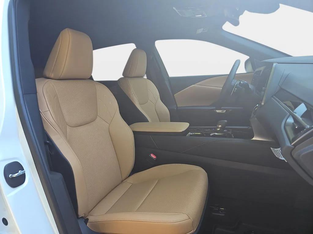 New 2026 Eminent White Pearl Lexus AWD image 10