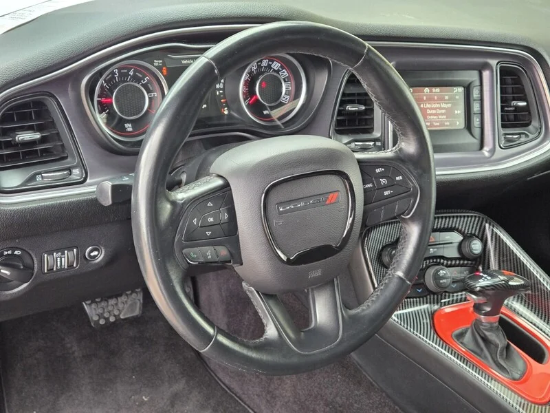 Used 2016 Bright White Clearcoat Dodge SXT image 13