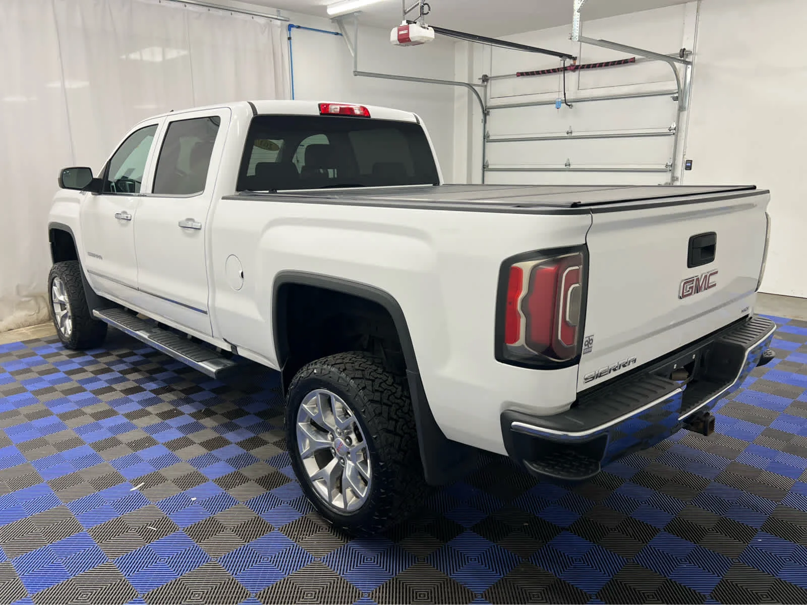 Used 2017 Summit White GMC SLT image 9