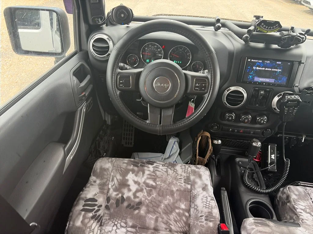 Used 2011 Silver Jeep Unlimited Rubicon image 14