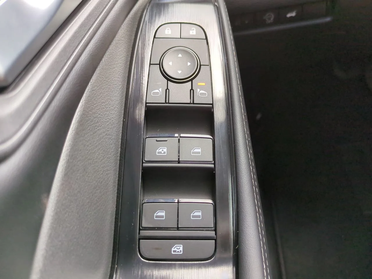 2026 Nissan Rogue SV - Photo 21