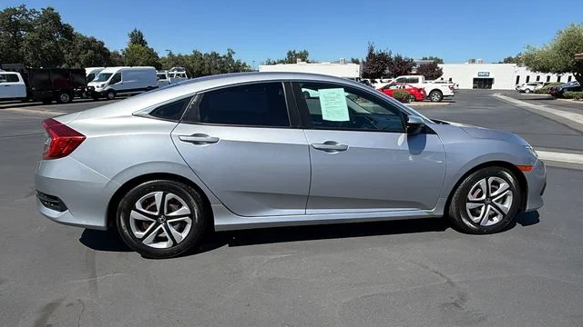 Used 2016 Silver Honda LX image 3