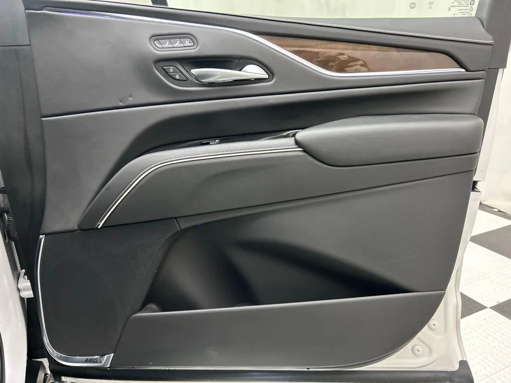 Used 2023 White Cadillac Premium Luxury Platinum image 19