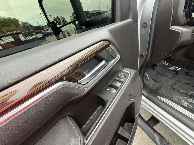 Used 2025 Gray Chevrolet LT image 13