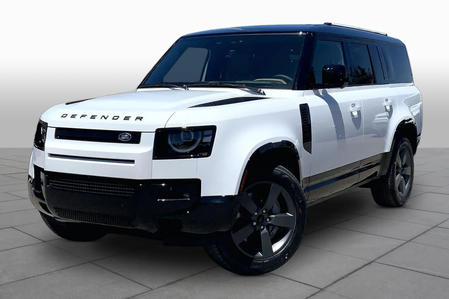 2026 Land Rover Defender 130 X-Dynamic SE P400's photo