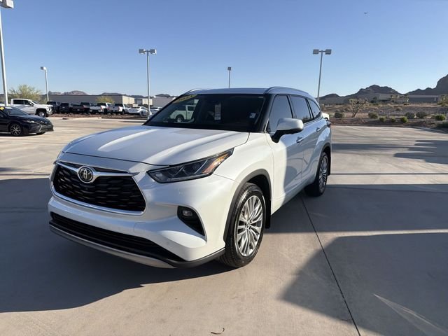 2023 Toyota Highlander Platinum FWD's photo