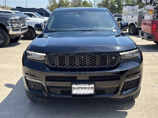 Used 2023 Black Jeep Summit image 11