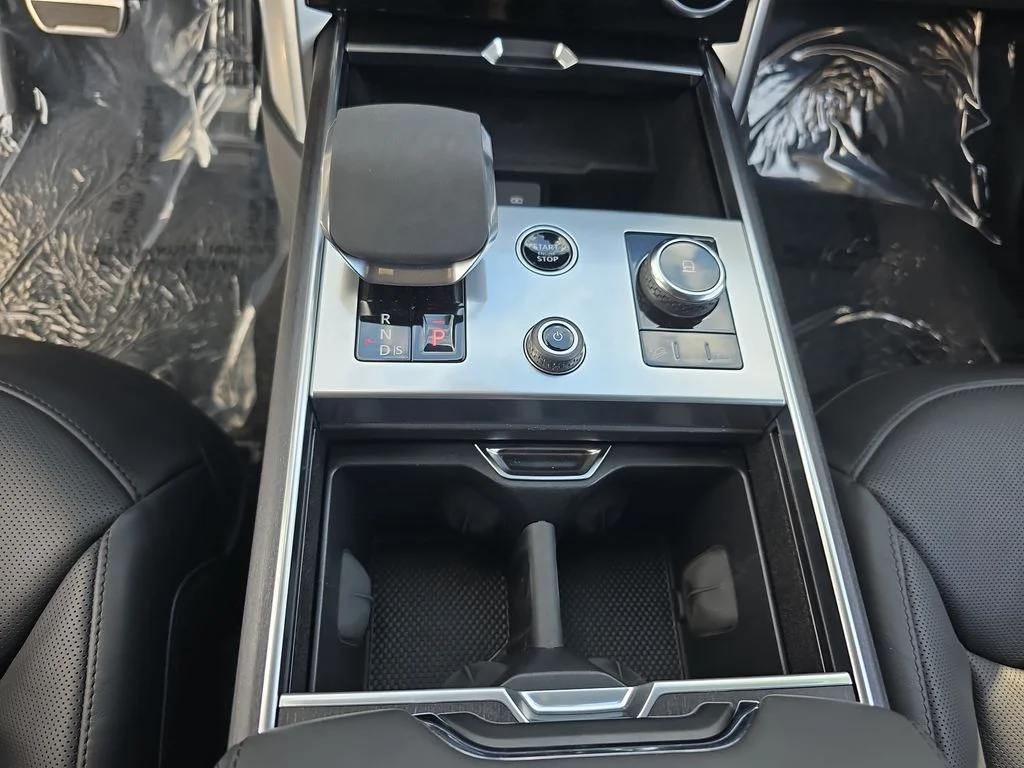 Certified Used 2023 Black Land Rover SE image 27