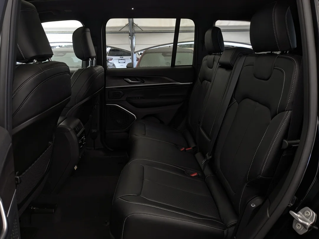 New 2026 Black Jeep Limited Reserve - - 4x4 - Pano Sunroof - Nappa Lthr - Vent Seats - Tow Pkg - Remote Start & More! image 28