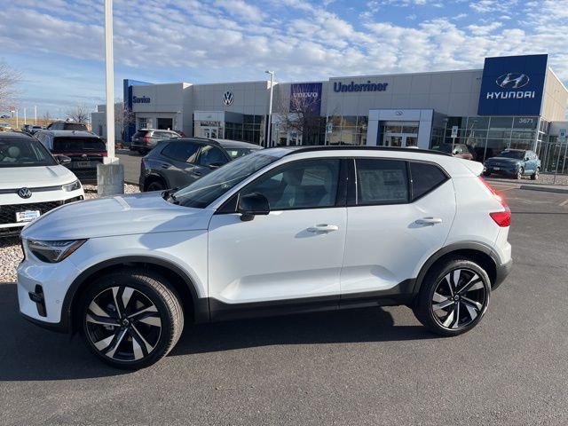 2026 Volvo XC40 B5 Ultra Dark AWD's photo