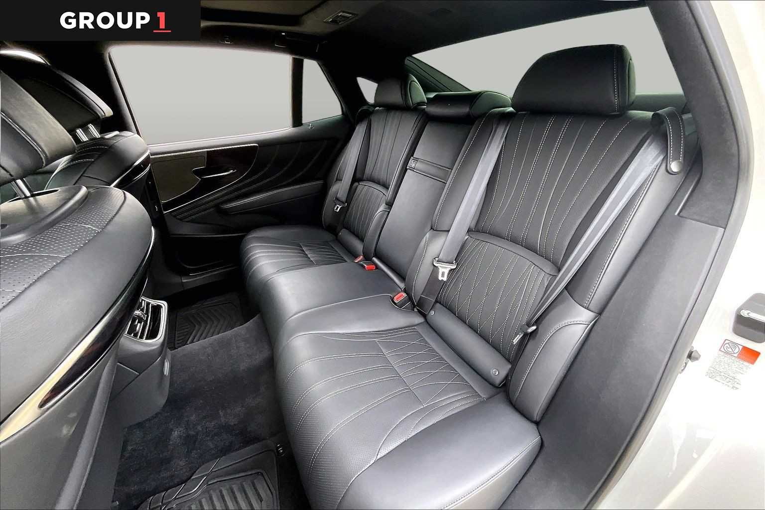 Used 2023 Eminent White Pearl Lexus  image 18