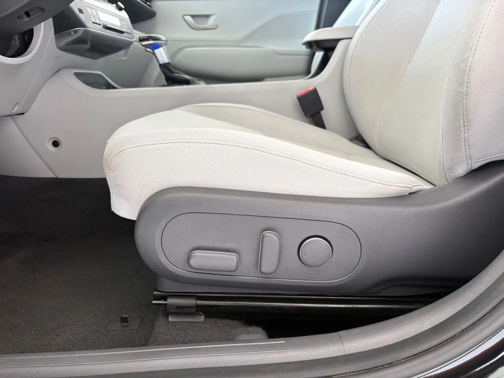 Used 2024 Black Hyundai SEL image 23