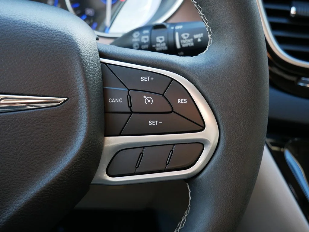 Used 2024 Silver Chrysler LX image 20