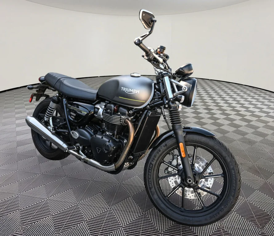Used 2023 SILVER ICE Triumph  image 1